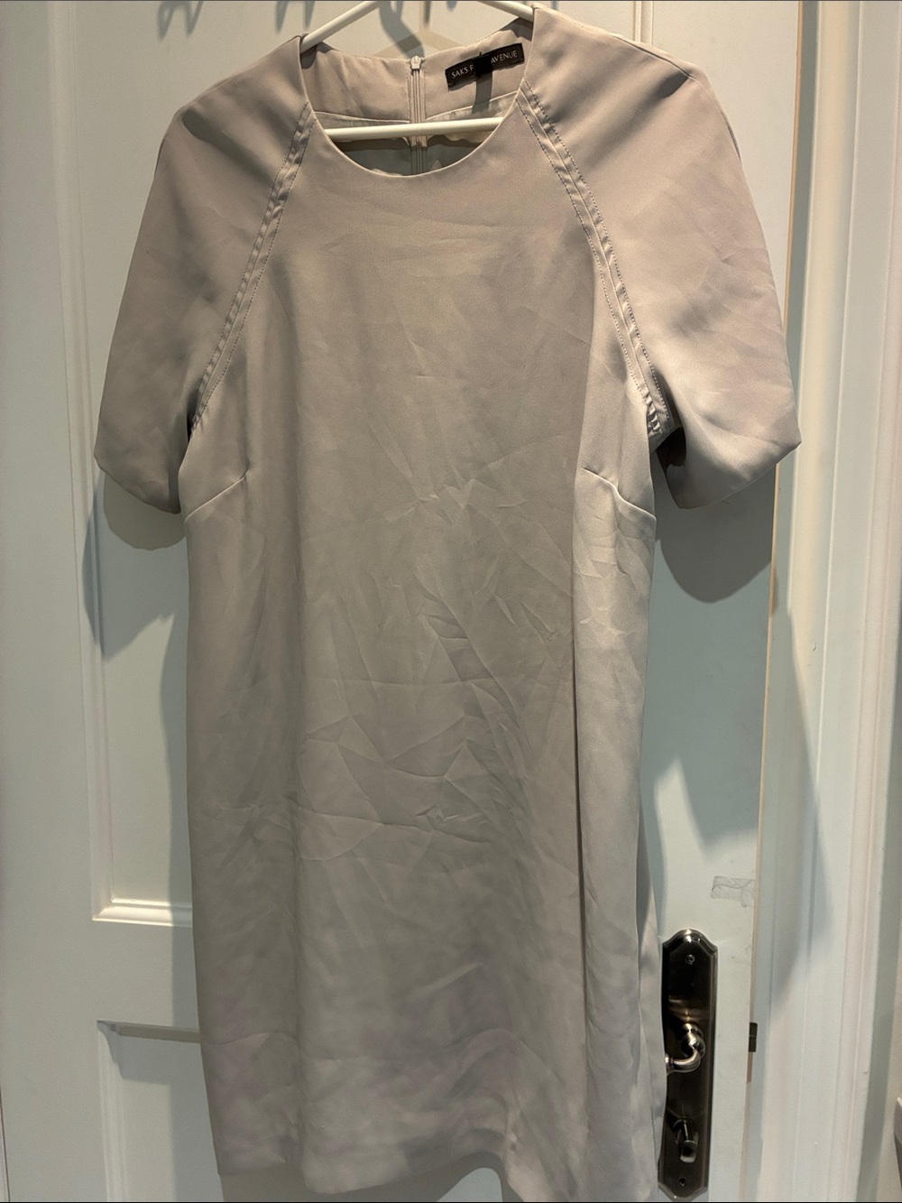 Saks Fifth Avenue Light Gray Short-Sleeve Shift Dress 👵MT